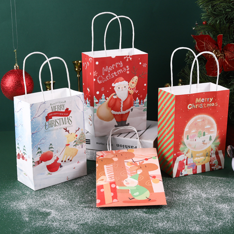 2023 natural color craft paper recyclable Christmas decoration paper bag Xmas lovely and fashionable gift bags with twist handle