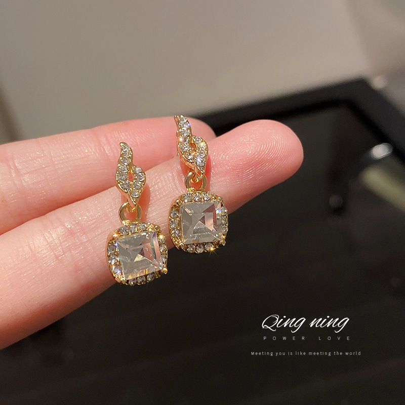 Jewelry 925 silver needle Korea East Gate fashion simple personality Earrings inlaid with diamond earrings net red temperament