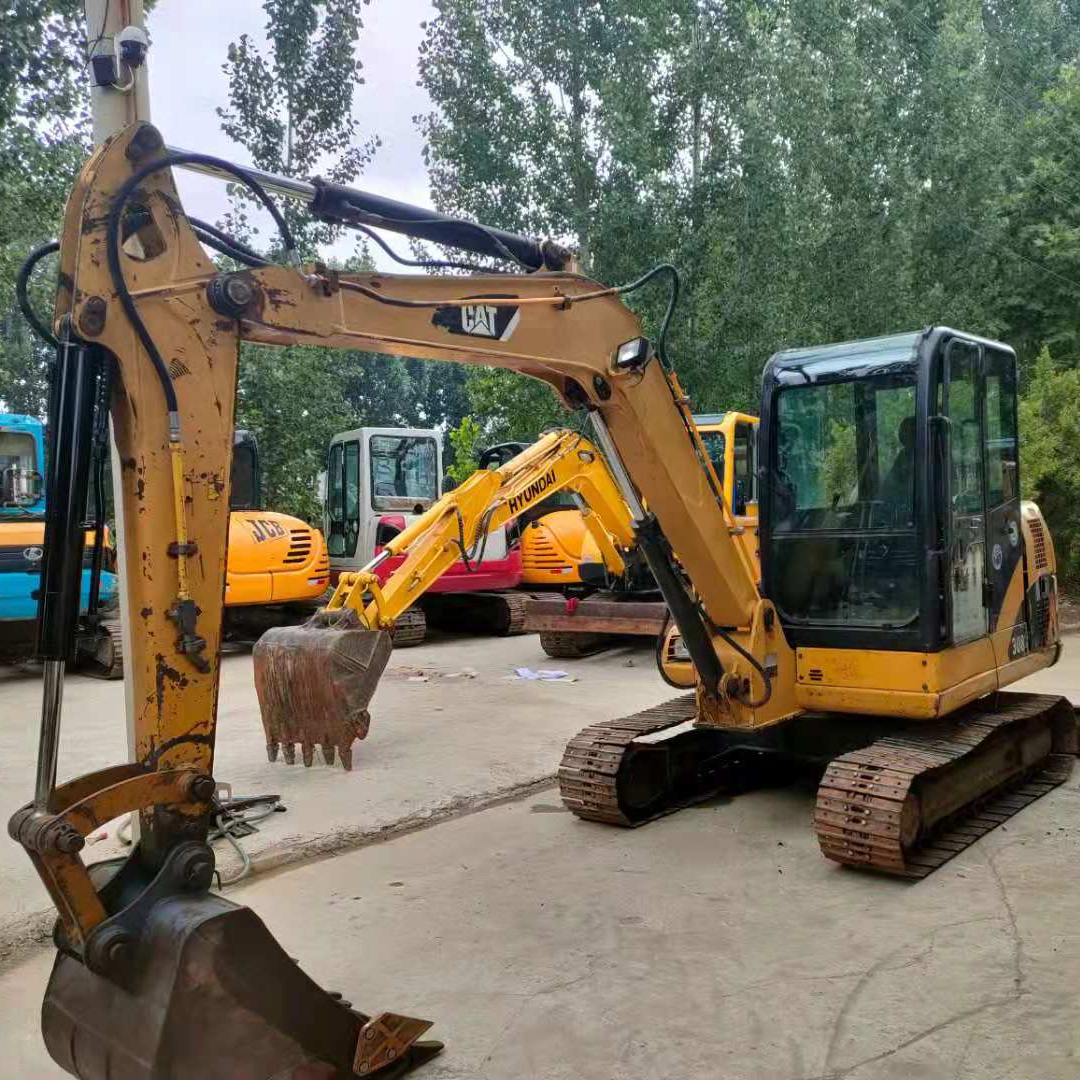Мини-экскаватор cat306