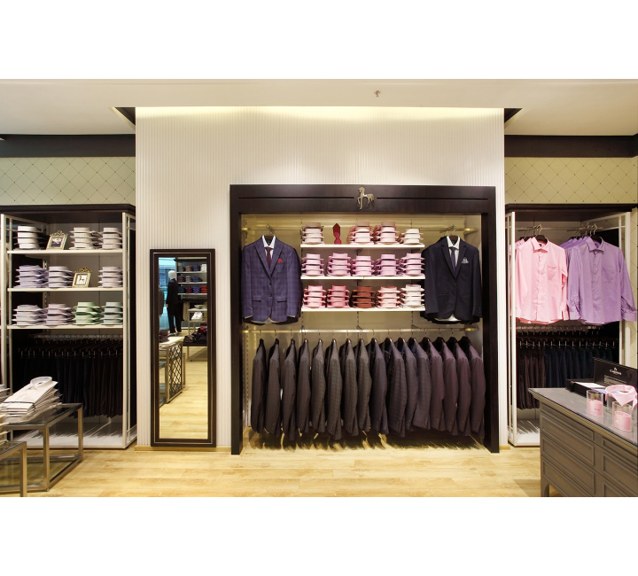 Customized Wooden Cloth Shop Design Metal clothes display racks