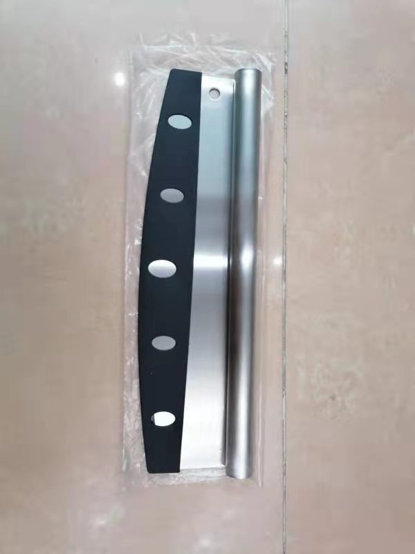 High Quality Stainless Steel Sharp Rocker Pizza Cutter Slicer With Lid Heavy Protection Device