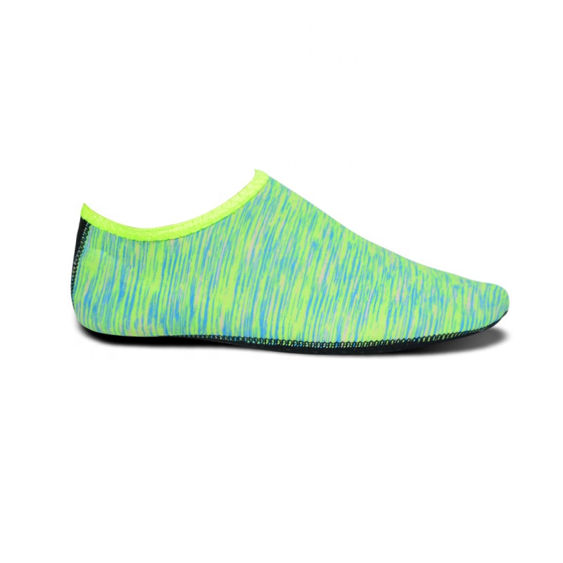 Diving snorkeling children wading up the stream swimming shoes soft shoes skid anti-cutting stick skin shoes and socks
