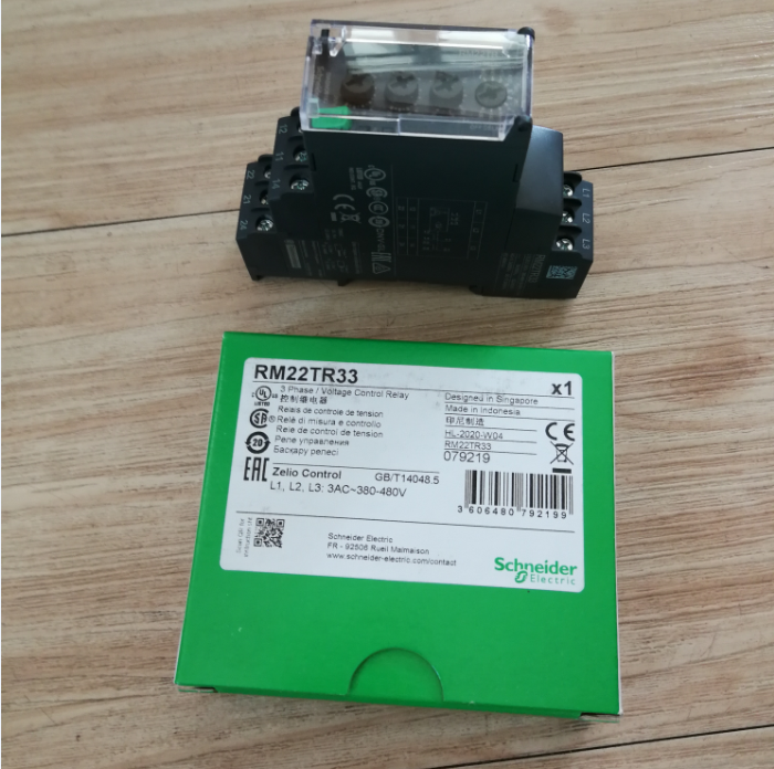 RM22TR33 Защита от перенапряжения