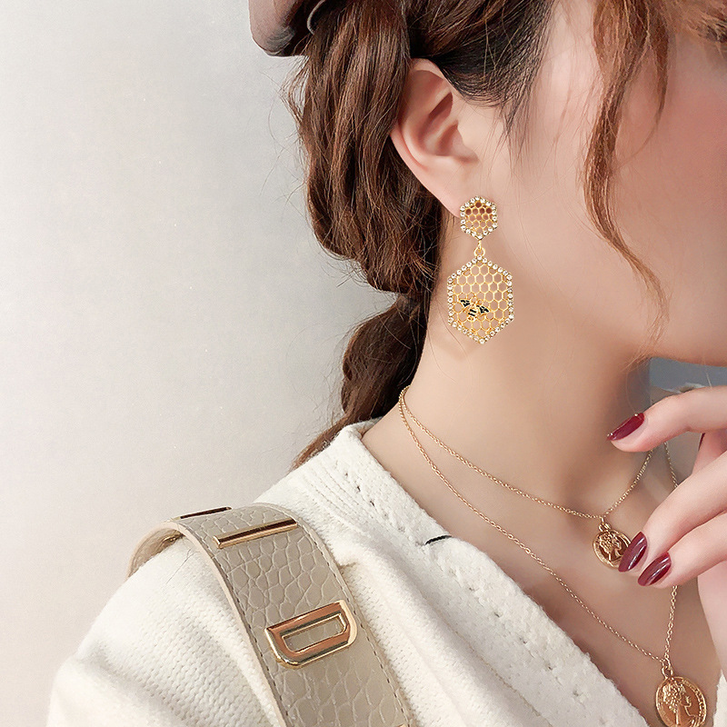 Jewelry 925 silver needle fashion trend Bee Earrings Korean temperament Diamond cool style earrings