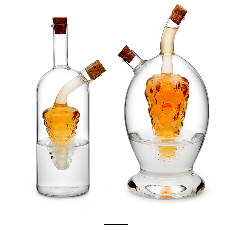 Fashion appearance high end isolated Double Rooms Glass Sauce Boat Glass Oil Bottle Glass Vinegar Bottle with hermetic cork lid