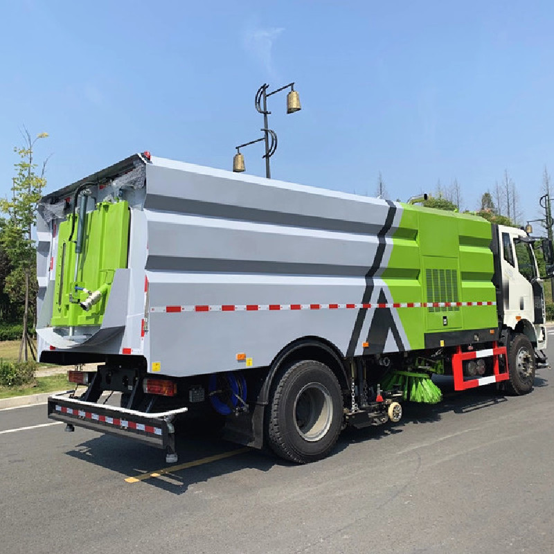High Quality Street Runway Sweeper Truck Very Strong Cleaning Power