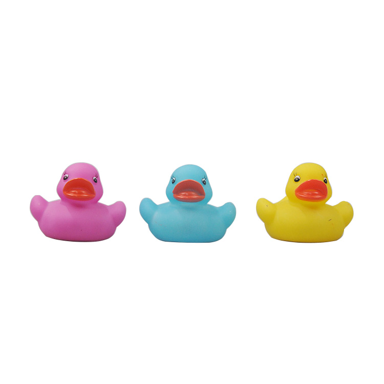 Classic Toy Yellow Duck Shape Cute Waterproof Light Up Bath Toys Baby Toddlers Baby Animal Bath Toys Set