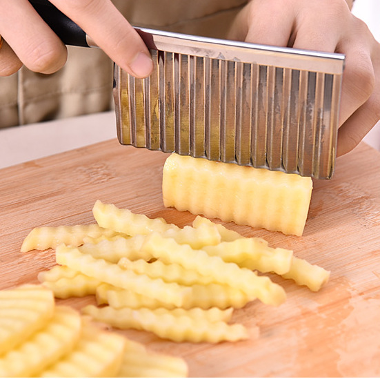 New Stainless Steel Cutter Slicer Kitchen Cutting Artifact Vegetable Fruit Crinkle Wavy Slicer Knife Potato Cutter Chopper