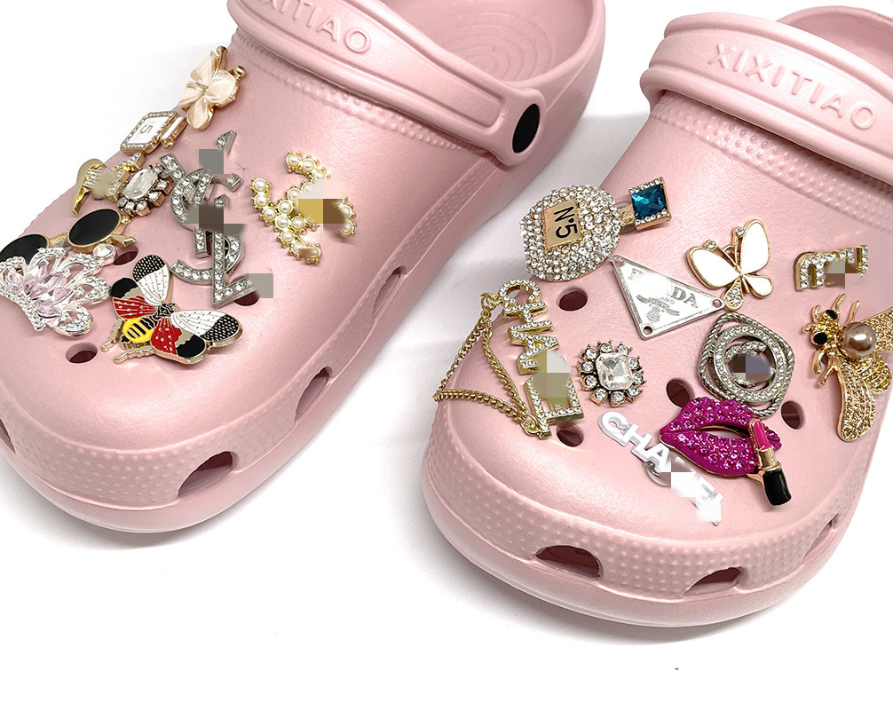 Wholesale hign-class Shiny croc shoe charms decorations accessories for shoes