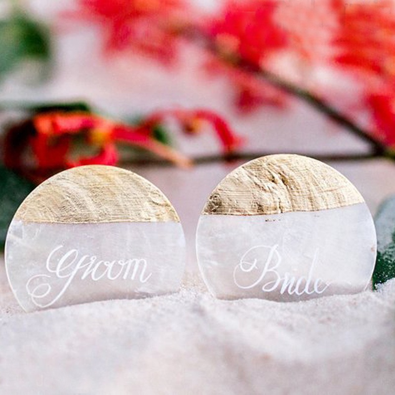 Natural Mirror Shell Calligraphy Name Card Holder for Beach Wedding Natural Shell Conch Reception Table Chic Decor