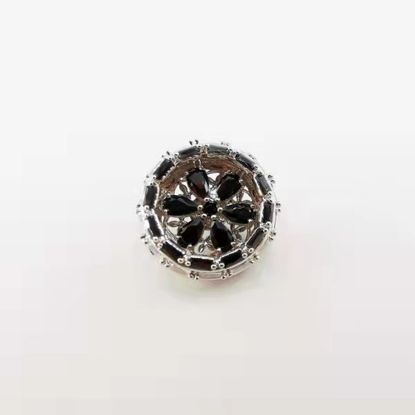 Fashion Flower Shaped Decorative Black White Crystal Sewing Buttons For Women Men Girls Dress Garments Coats