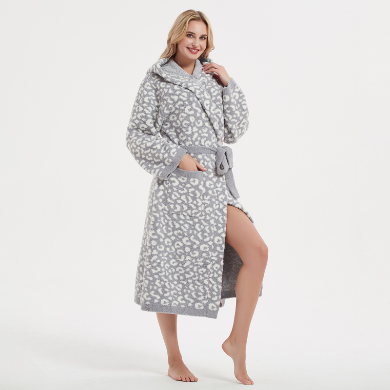 In bulk custom fluffy thick warm luxury polyester sleepwear adult bath robe for spa sleep