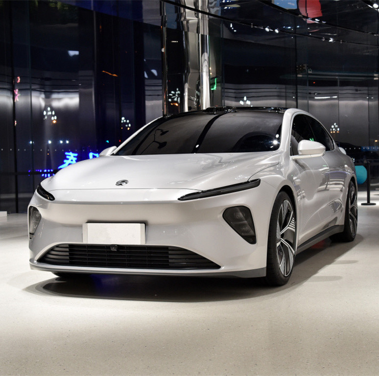Роскошные китайские электромобили NIO 4X4 drive ET7