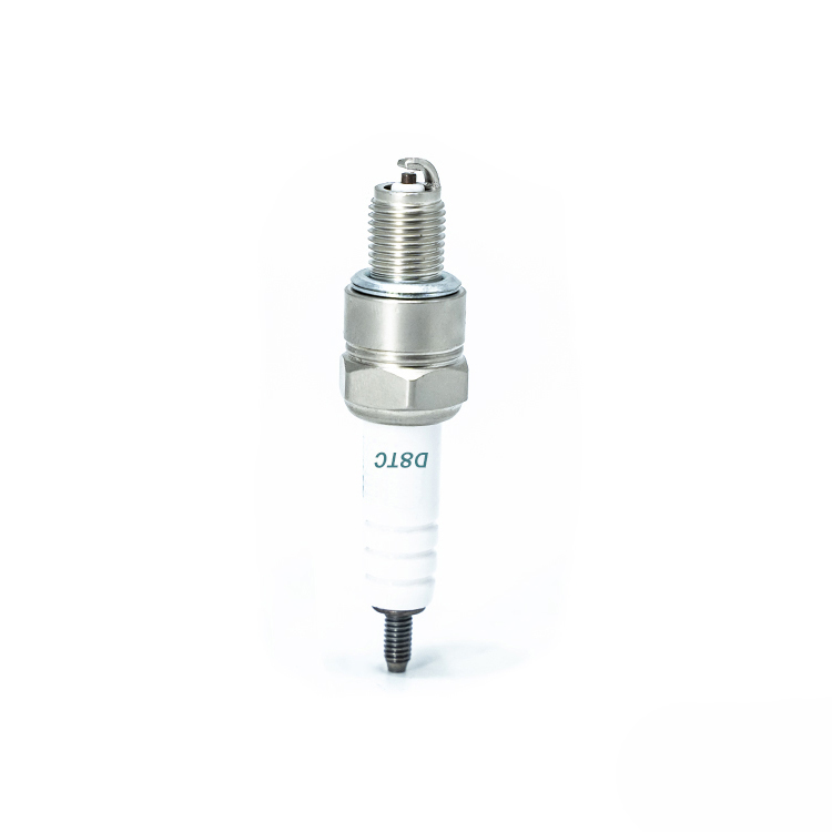 A7TC/D8TC/F5TC/F6TC оптовая продажа деталей двигателя аксессуары для мотоциклов Свеча зажигания