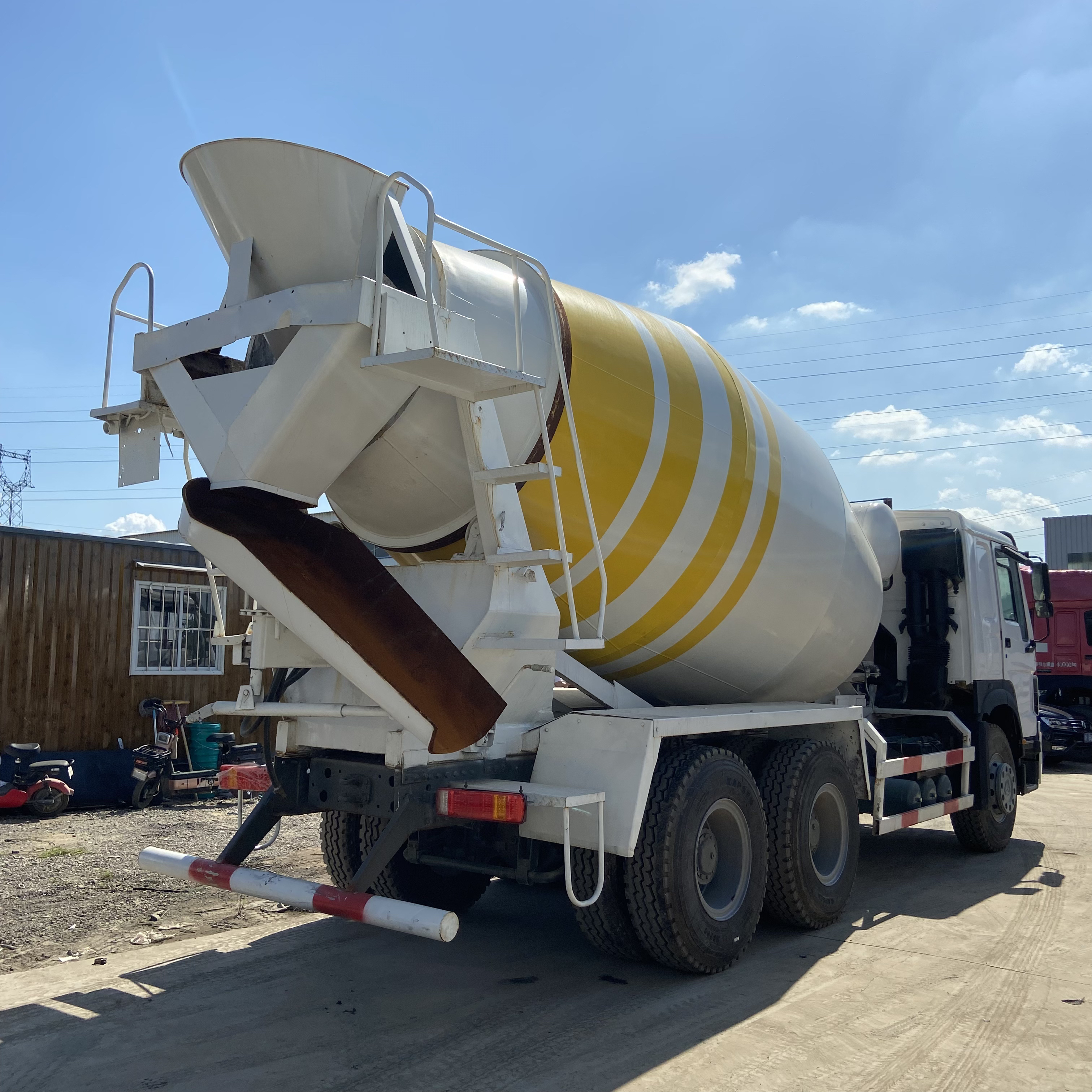 Бетономешалка с 10 колесами 6x4 цемента 8 м3 по цене