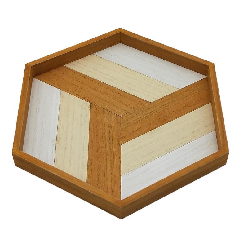 Wooden hexagonal splicing tray can be used as a serving tray in a restaurant or as a decorative tray for cakes and cheese