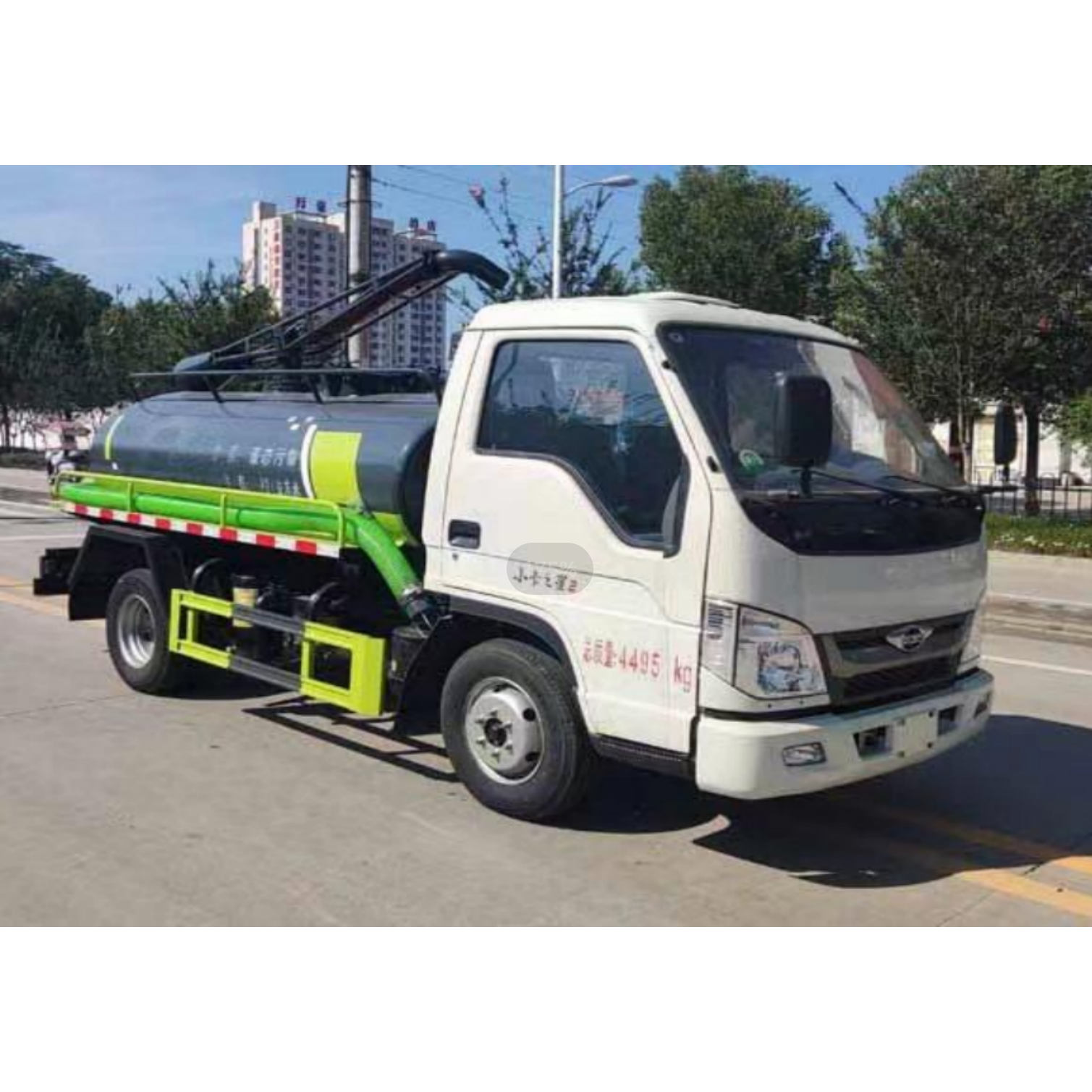 Полноприводной трактор Foton Forland грузовик для перевозки фекалий 3000L Автоцистерна всасывания нечистот насос высокого давления, вакуумный грузовик для перевозки Фекалий