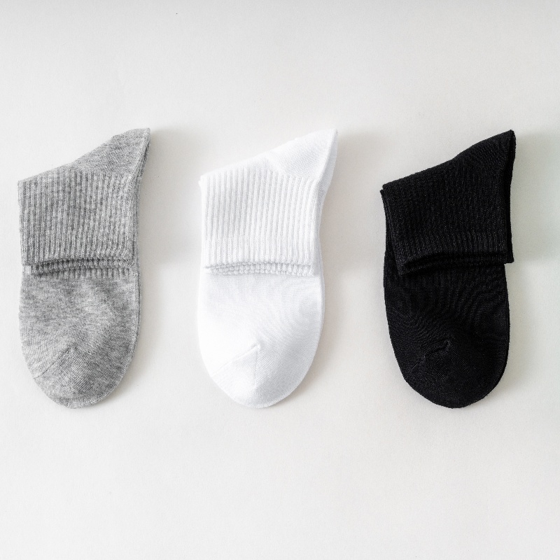 High Quality Men's Mid-Length Sports Crew Socks Simple Design Breathable Cotton Sweat-wicking Sustainable 3D Pattern for Autumn
