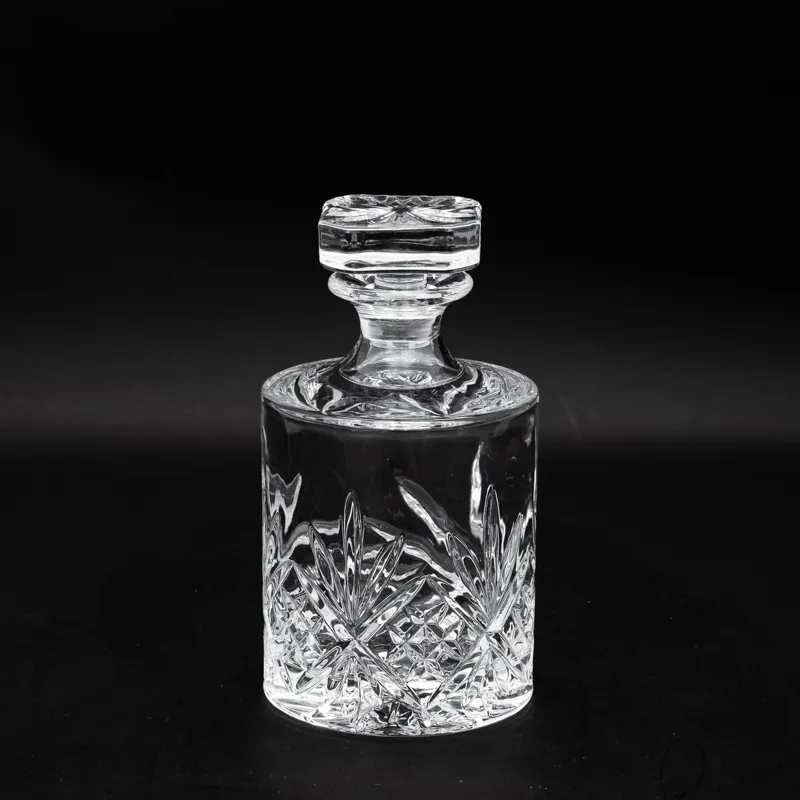Old Fashion Glass Whiskey Decanter With Glass Lid