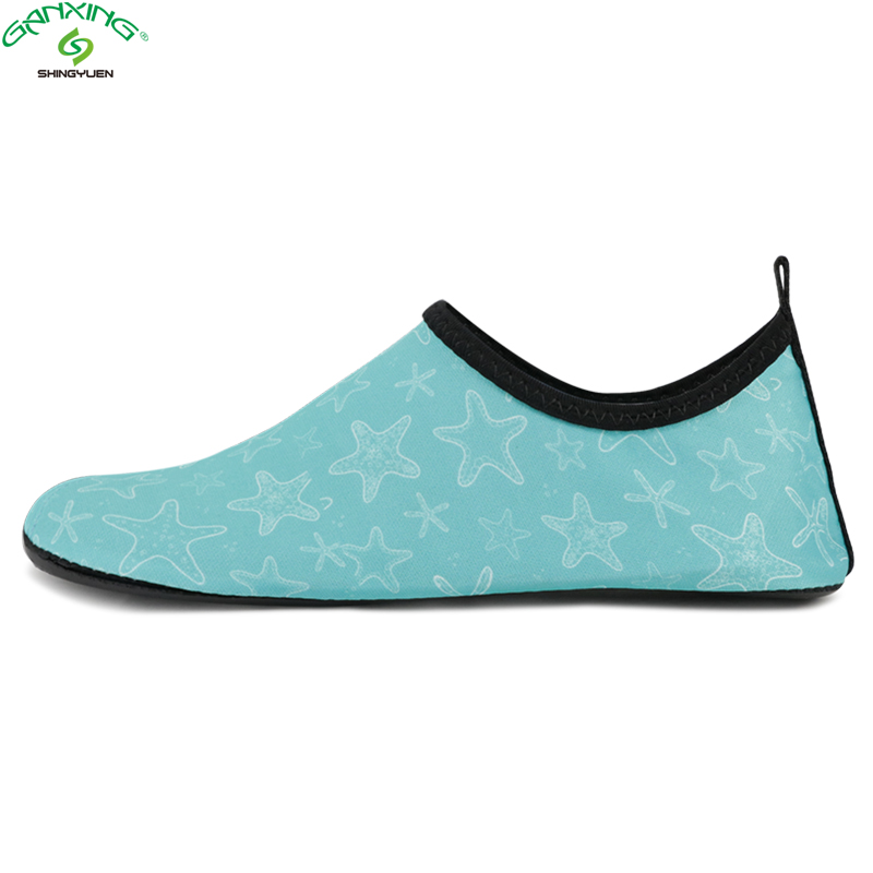 2021 Wholesale Women Men Water Shoes Socks Diving Socks Soft Flat Non-slip water Swim Breathable Beach Shoes