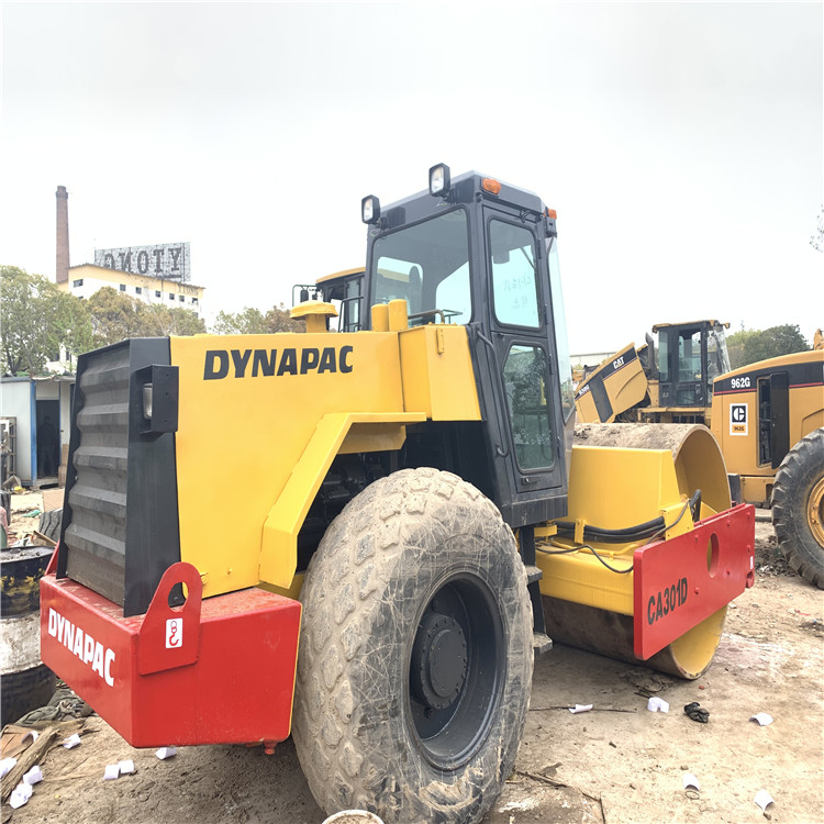 Дорожный каток Dynapac CA301D, б/у