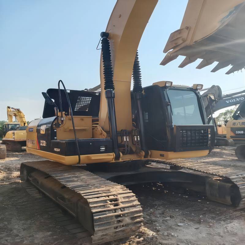Высокое качество используется для CAT323D подержанный экскаватор, сделанный в Японии, с 23-тонным двигателем и сильной мощностью