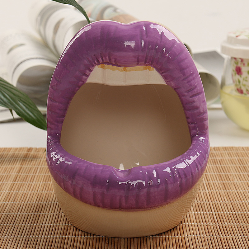 2021 high quality personality hand-painted teeth big lips ashtray wholesale fashion cute ceramic ashtray
