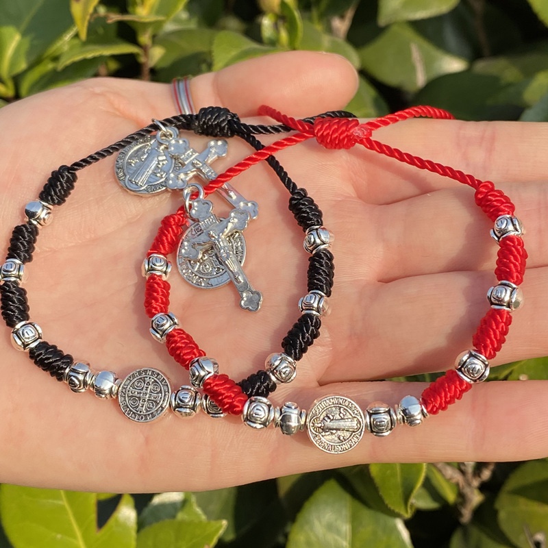 Pulsera del rosario Catholic Bracelet Rose Beads Red Knots bracelet Women Men crucifijo medalla de San Benito