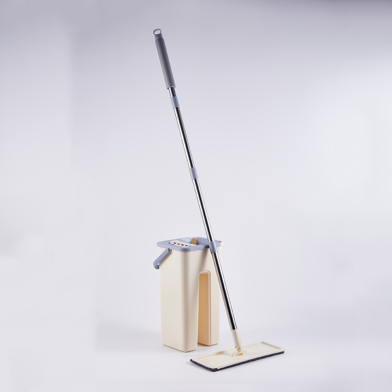 Easy to use Wet and Dry Separate microfiber cleaning mop with hands free bucket mop