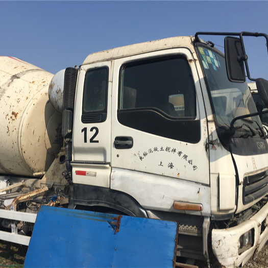 Б/у Бетономешалка isuzu 9 М3 в хорошем рабочем состоянии