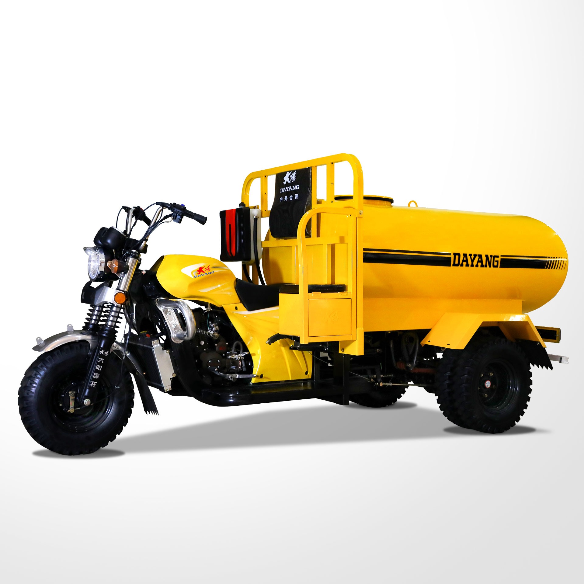 Высококачественный 200CC моторизованный специальный резервуар для воды на крышу кабины 1000L трехколесные велосипеды производитель грузового открытого каркаса