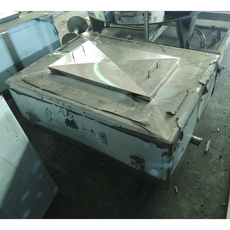 Milk receiving tank