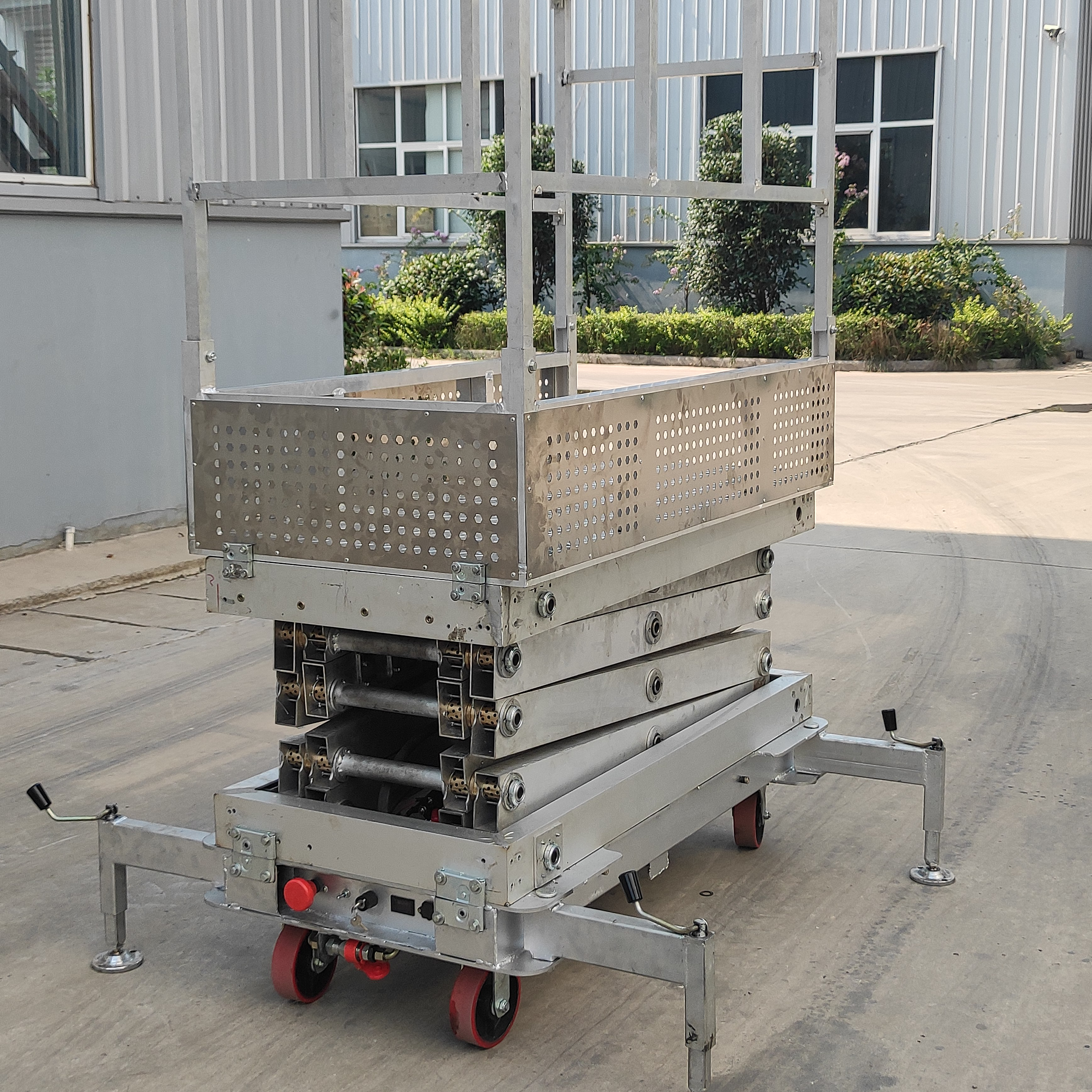 New 6m scissor lift platform portable self-propelled aerial work lift truck