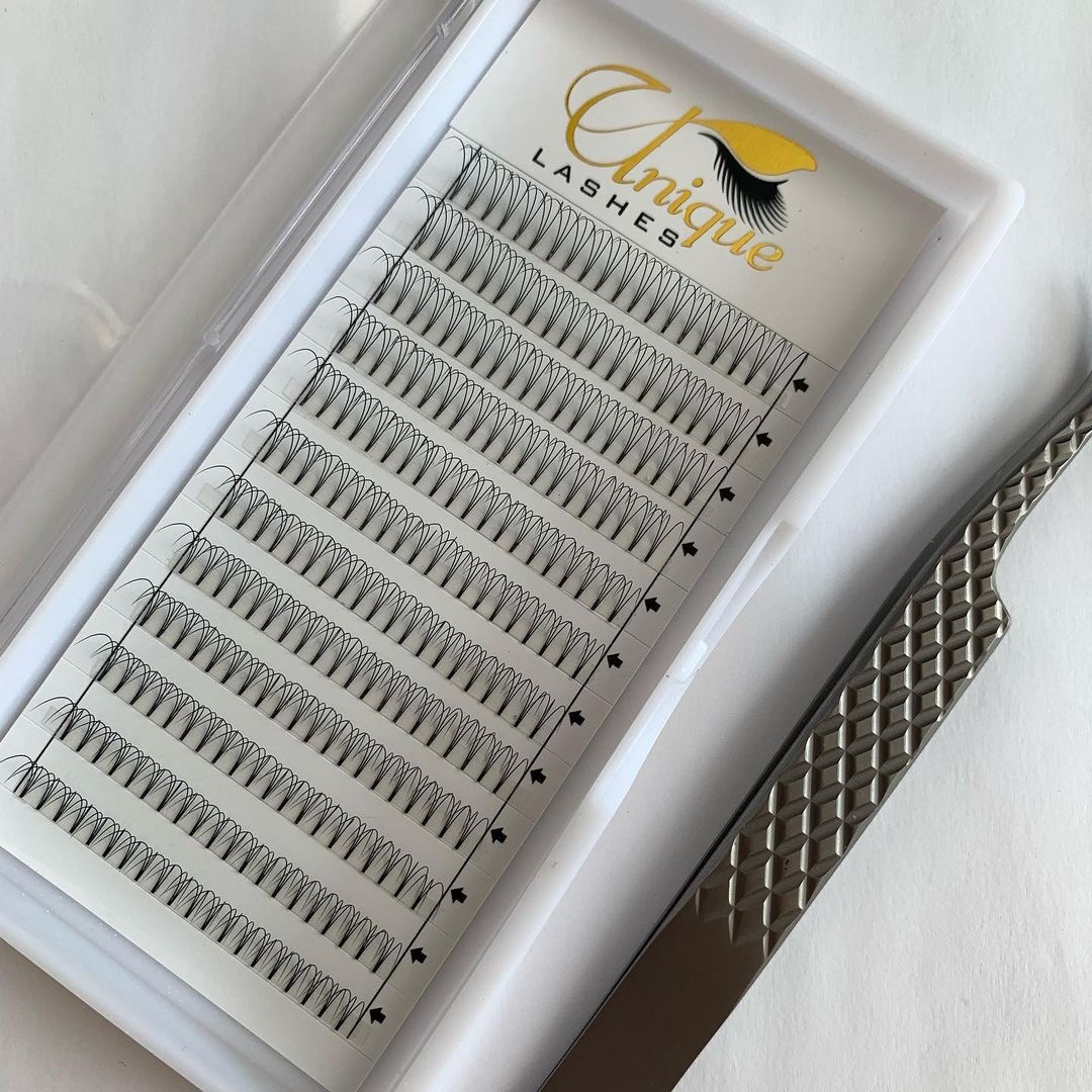 Soft Black lash 3d short stem pre made fans eyelash vendor customized boxes promade fans lashes packaging