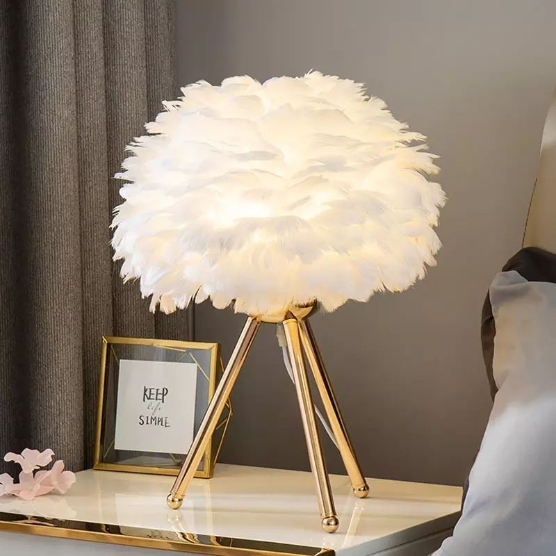 Feather Table Lamp Simple Elegant Modern Tripod Desk Lights Night Light Wedding Room Kids Living Room LED light use E27 bulb