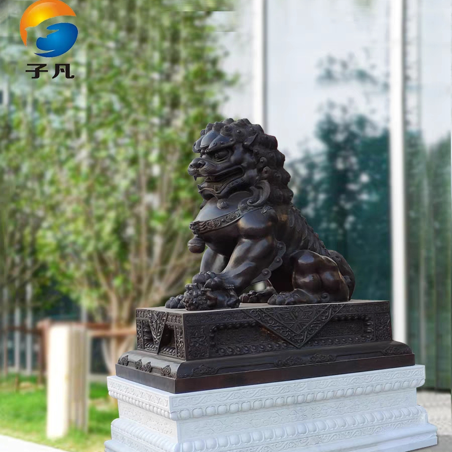 Powerful Copper Lion Brass Chinese Traditional Style Outdoor Garden Decoration Hand Carved Sculpture