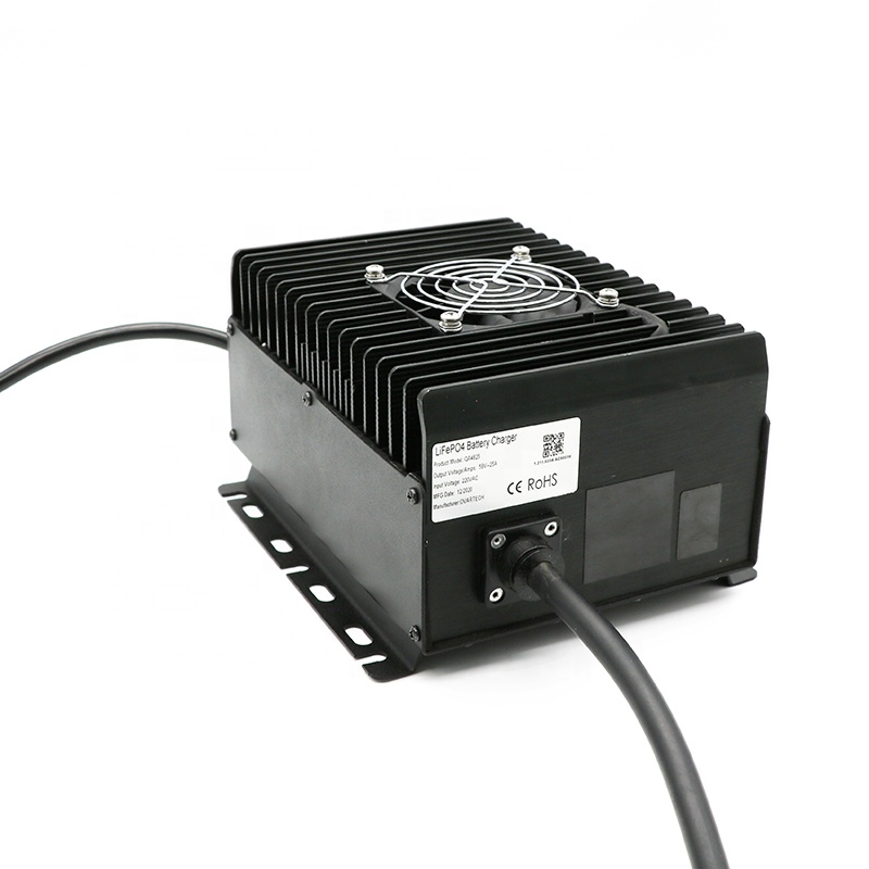 QA4825 с воздушным охлаждением для электрического автомобиля OBC 1.2KW EV на борту зарядного устройства