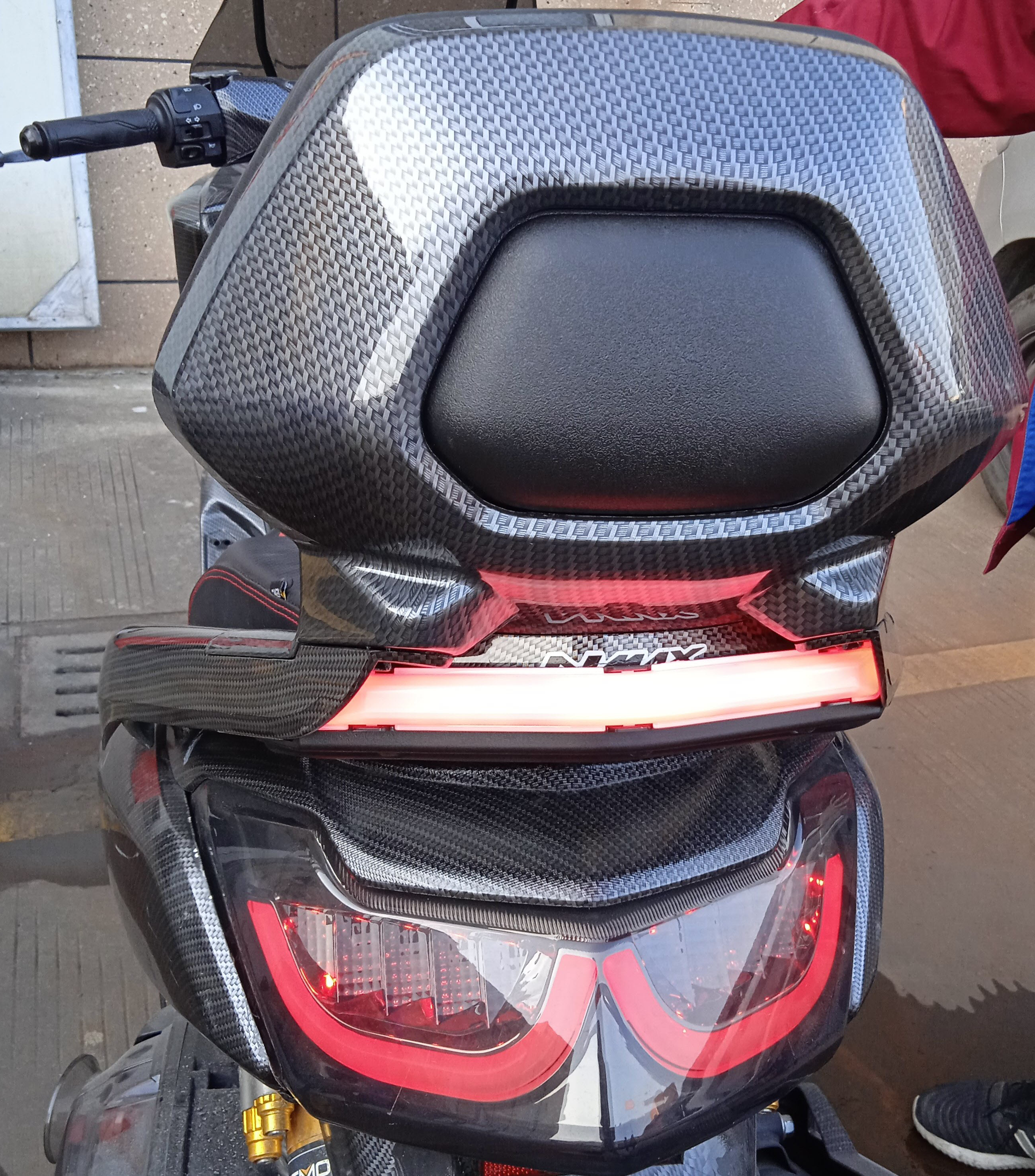 Спинка сиденья свет для YAMAHA NMAX 155 2018 заднего сиденья отдыха кожи разных цветов