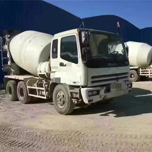 Б/у/Бетономешалка seond hand isuzu 9 М3 по хорошей цене