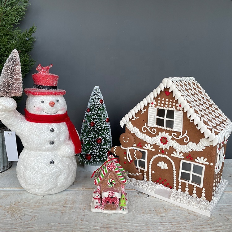 Wholesale New Design Mini Cute Decor Christmas Gingerbread House Ornament With LED Light
