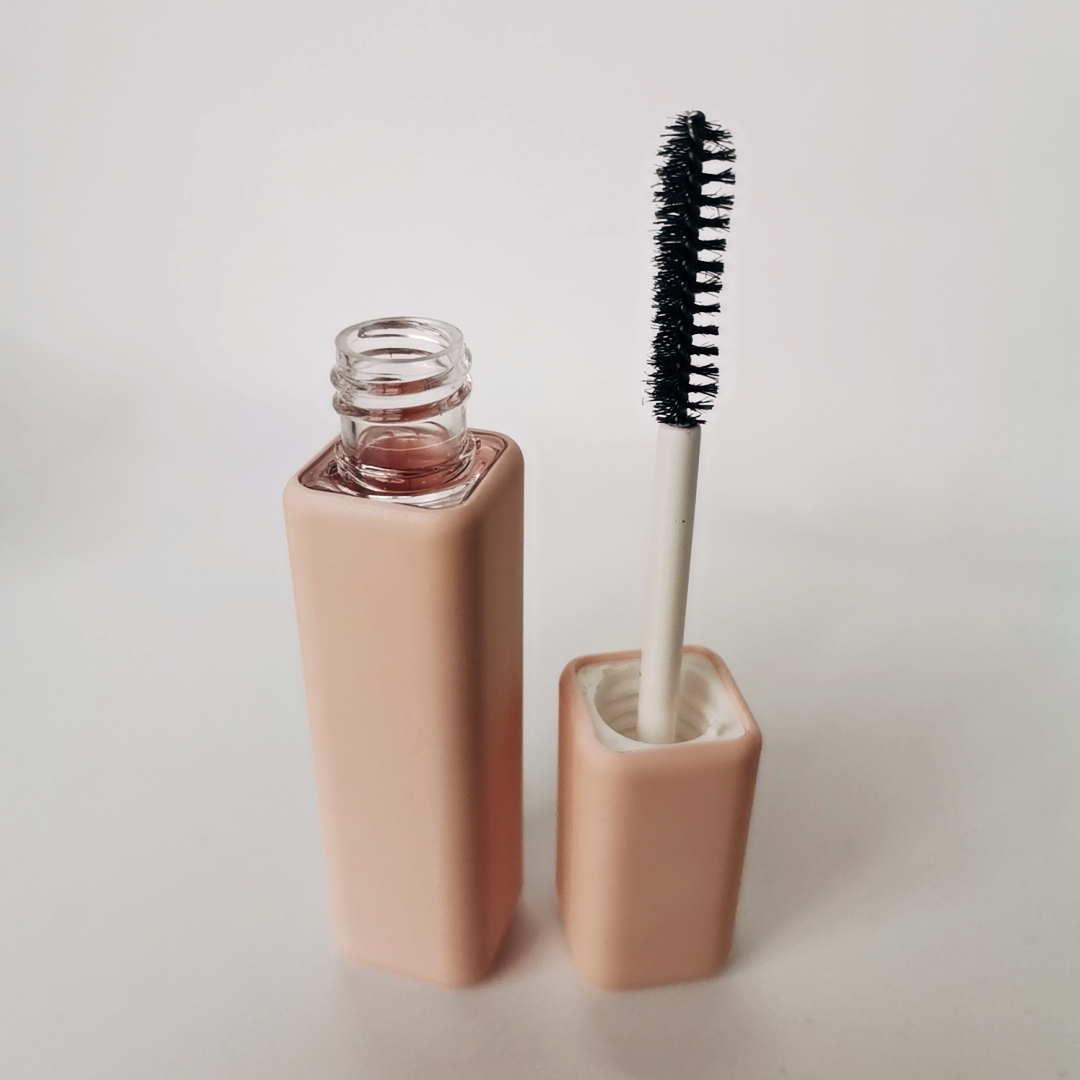 USA hot-selling lipgloss empty tube, rubber paint square lipstick,mascara container custom cosmetic packaging