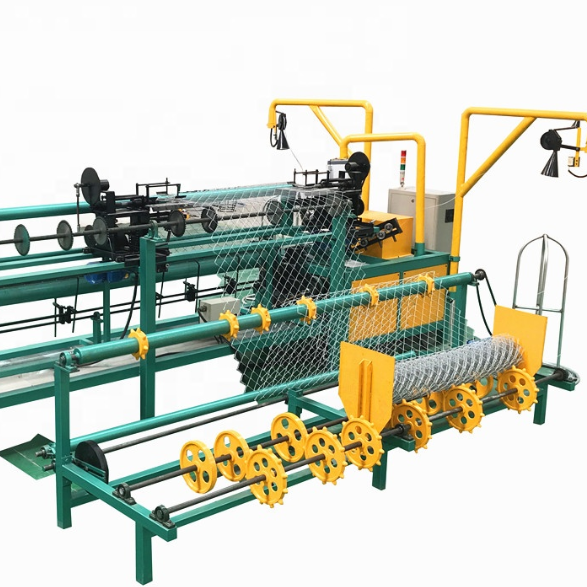High speed full automatic galvanized diamond mesh chain link fence machine