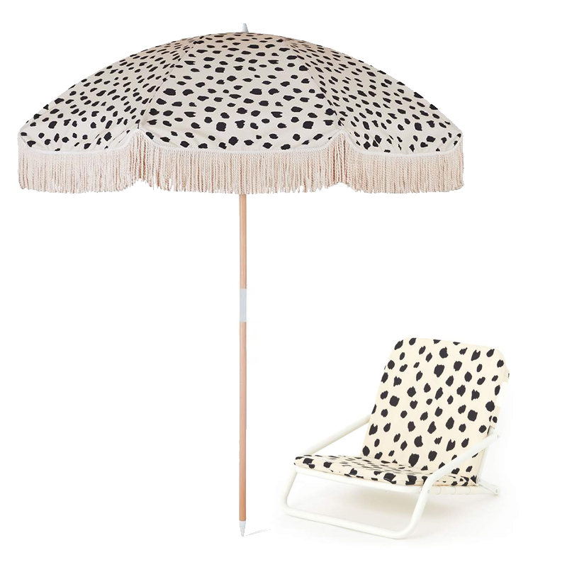 Custom Luxury Aluminum Beach Chair With Wooden Pole Fringed Beach Parasol Umbrella Cotton Tassels