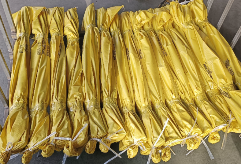 73316 Hantop  sharp shovel with timber handle