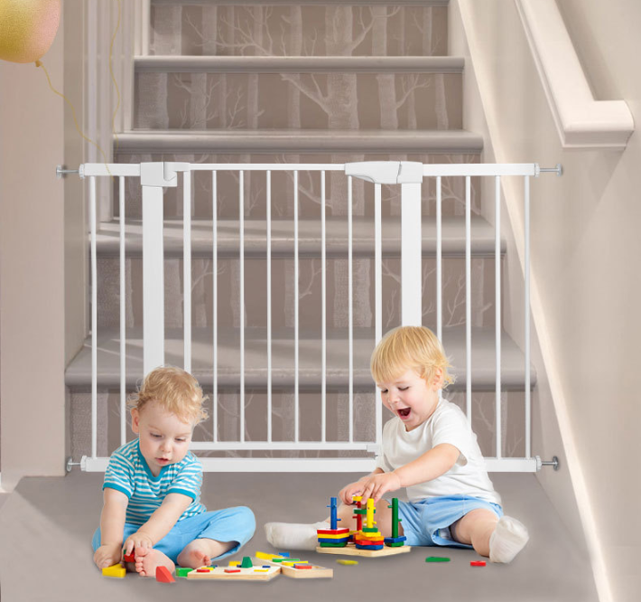 RTSWY-477 manufacture quality Easy Lock baby gate metal Handle Baby Safety Gate