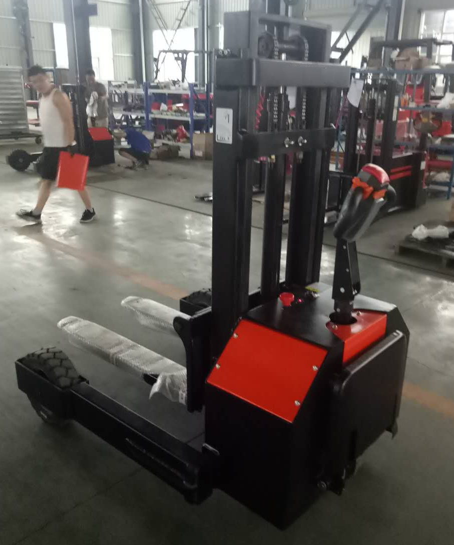 factory direct sale 1.5ton rough terrain stacker
