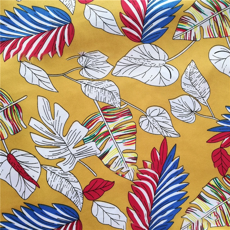 Henry textiles Лидер продаж Летняя саржа персиковая кожа печатная ткань Гавайский лист цветок швейная ткань для пляжа брюки