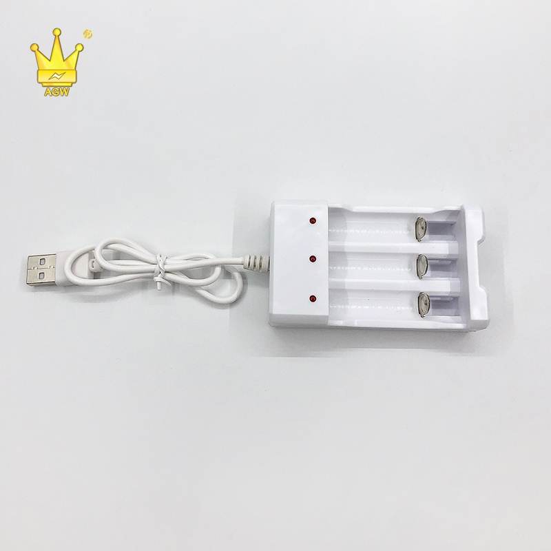 Manufacturer Production 3-slot battery charger lithium battery charger, hot-selling YLUSB-06 1A fast charger