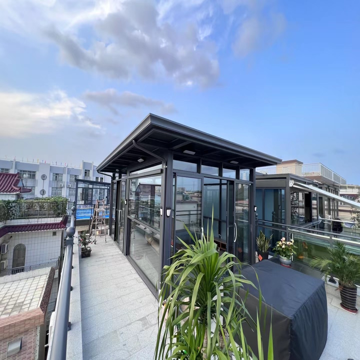 Prefabricated Aluminium Winter Garden Greenhouse Sun Room Lean-To Conservatory Glass House with Patio Doors for Winter Sunrooms