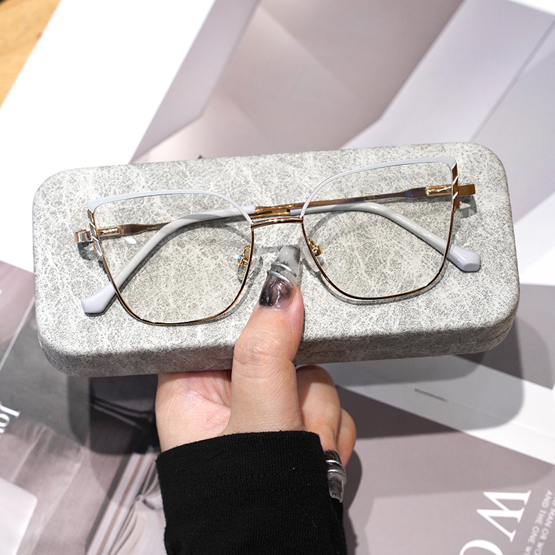2024 New Men'S and Women'S Glasses High Quality Frame Glasses Mens Metal Anti-Blue Light Fashion Frame Glasses